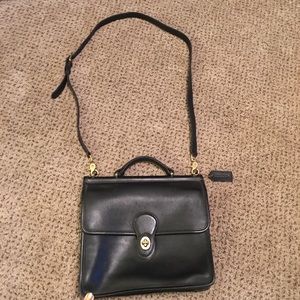 Coach vintage black leather clasped bag